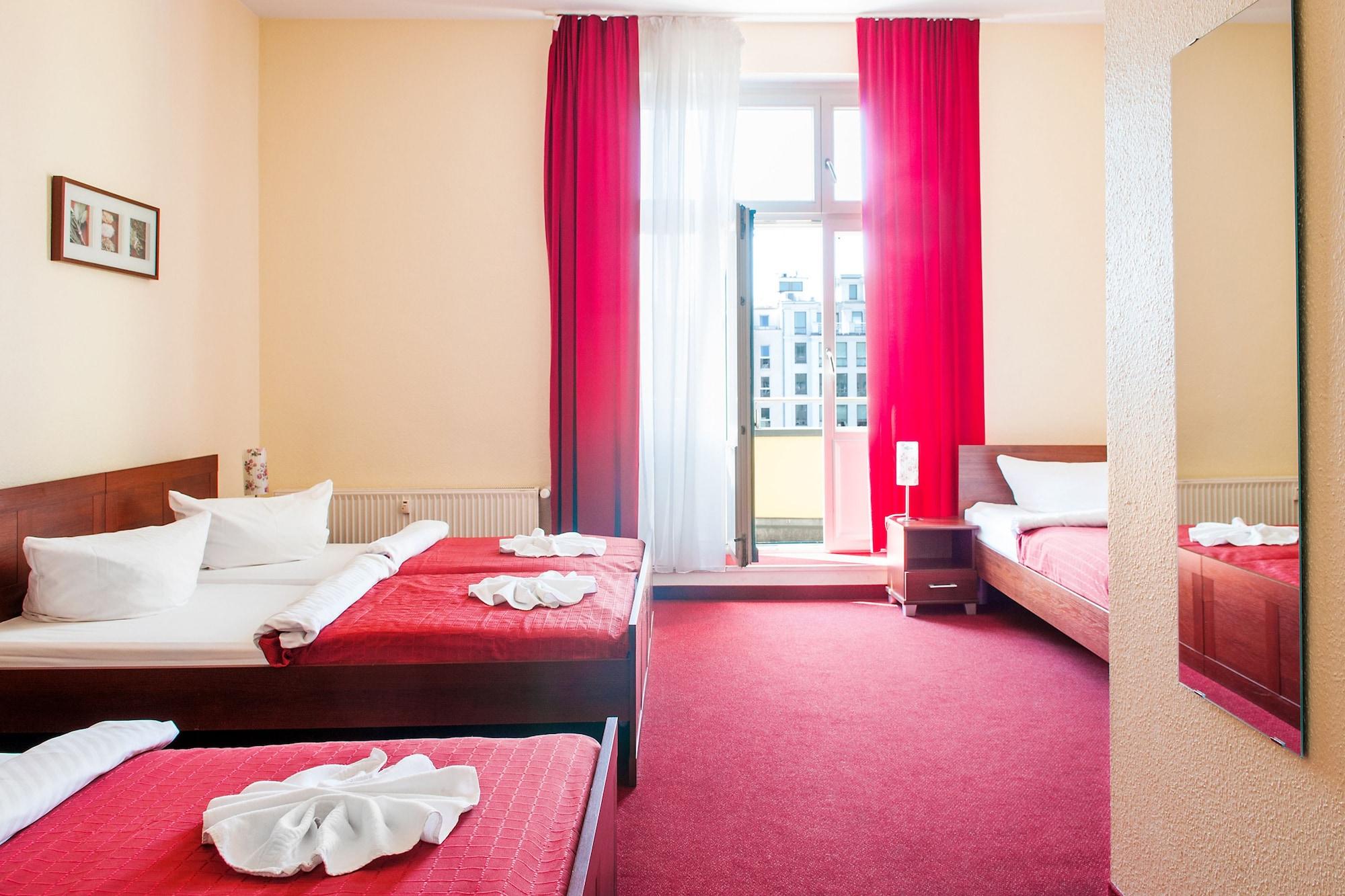 Mikon Eastgate Hotel - City Centre Berlin Exterior photo