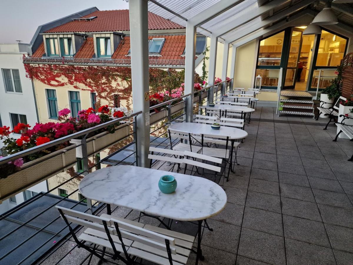Mikon Eastgate Hotel - City Centre Berlin Exterior photo
