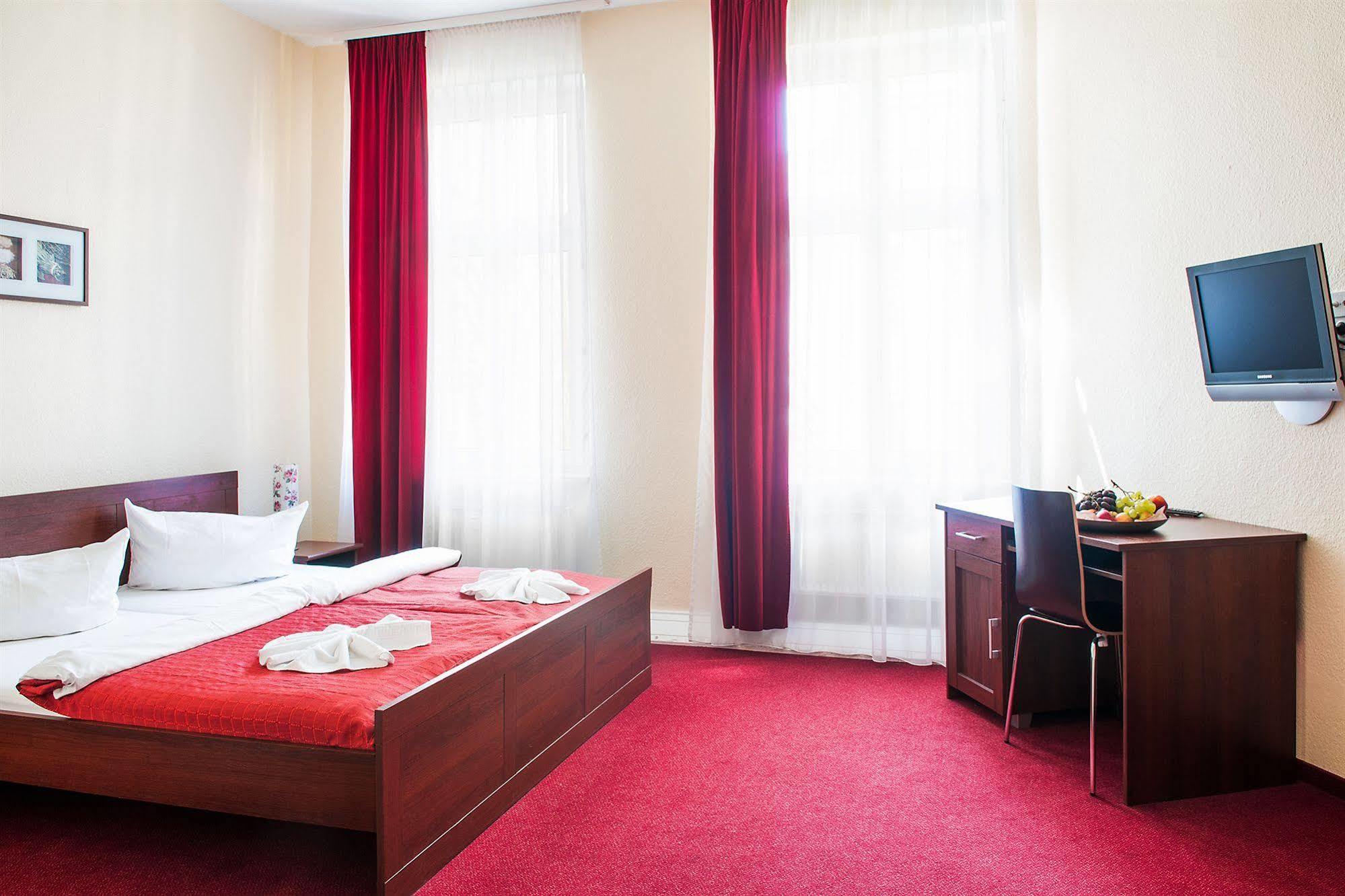 Mikon Eastgate Hotel - City Centre Berlin Exterior photo
